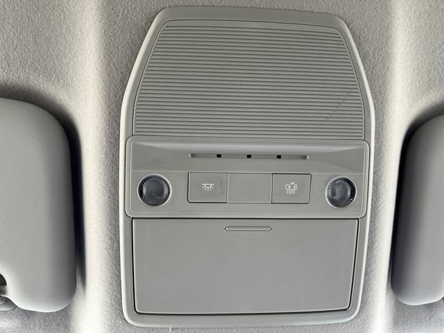 Used 2025 Nissan Kicks SR AWD/4WD image 7