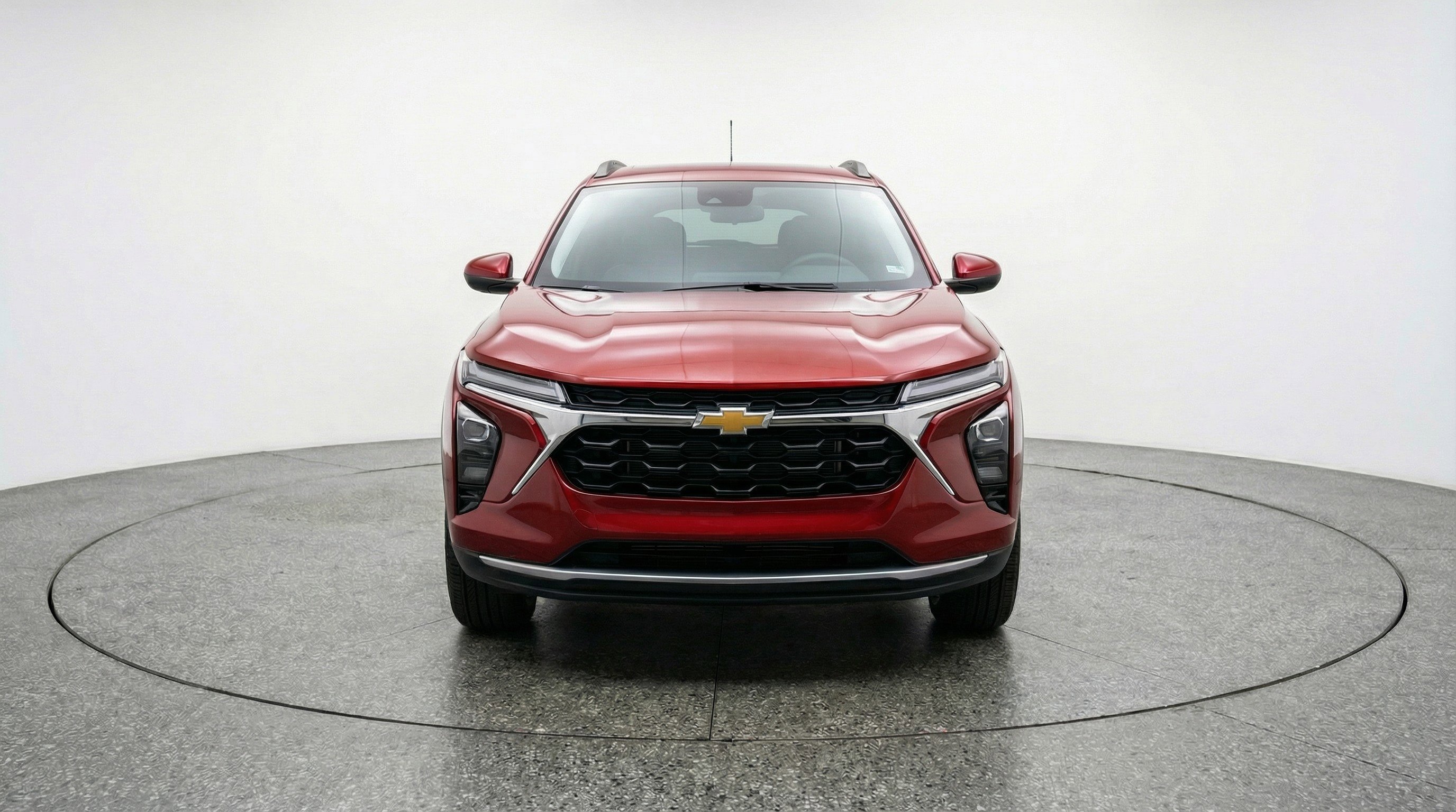 Used 2025 Chevrolet Trax LT FWD image 2