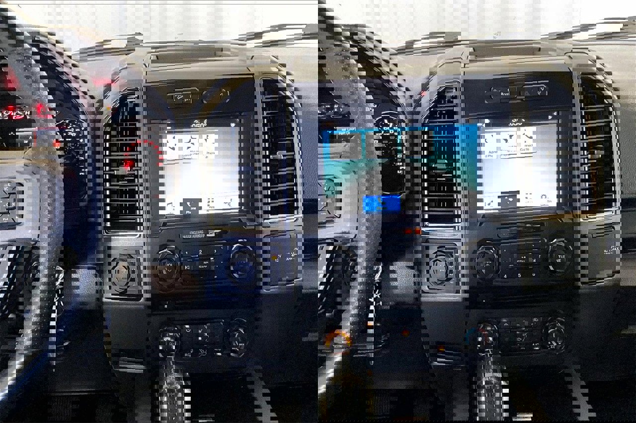 Used 2017 Ford F150 Raptor w/ Equipment Group 801A Mid image 5