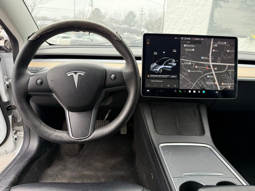Used 2021 Tesla Model 3 Standard Range Plus image 9