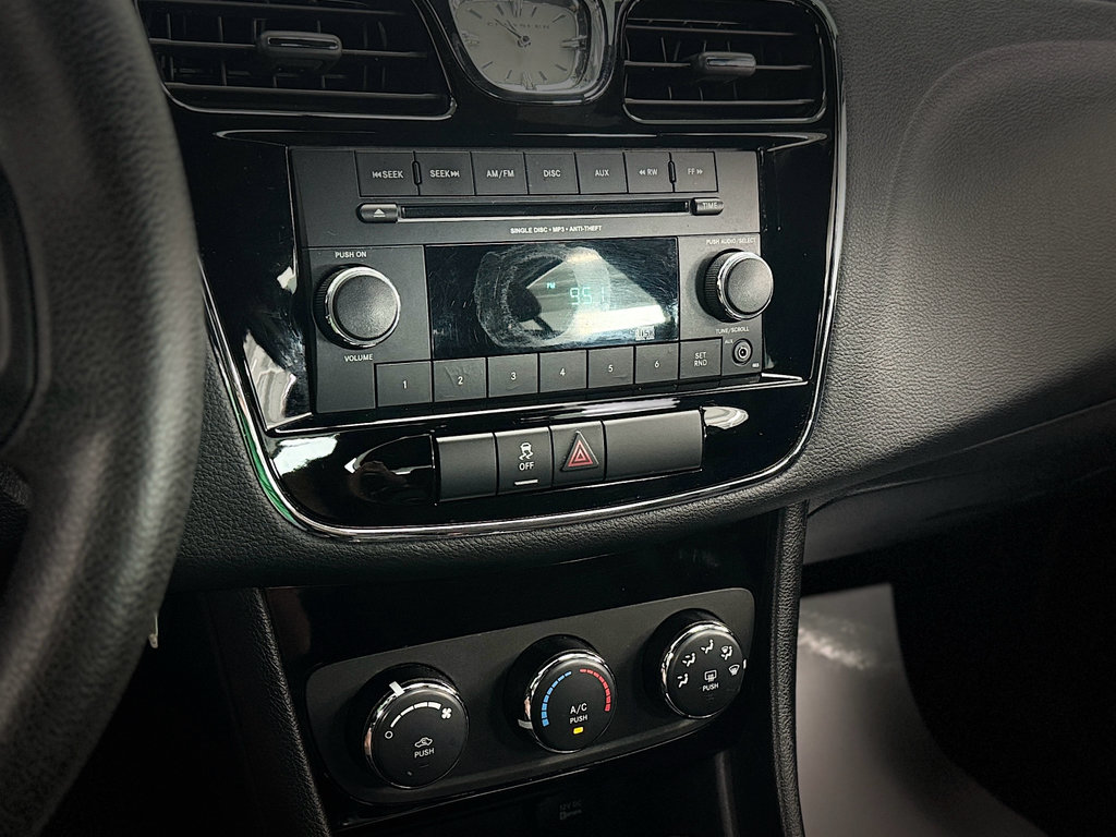 Used 2012 Chrysler 200 LX FWD image 18