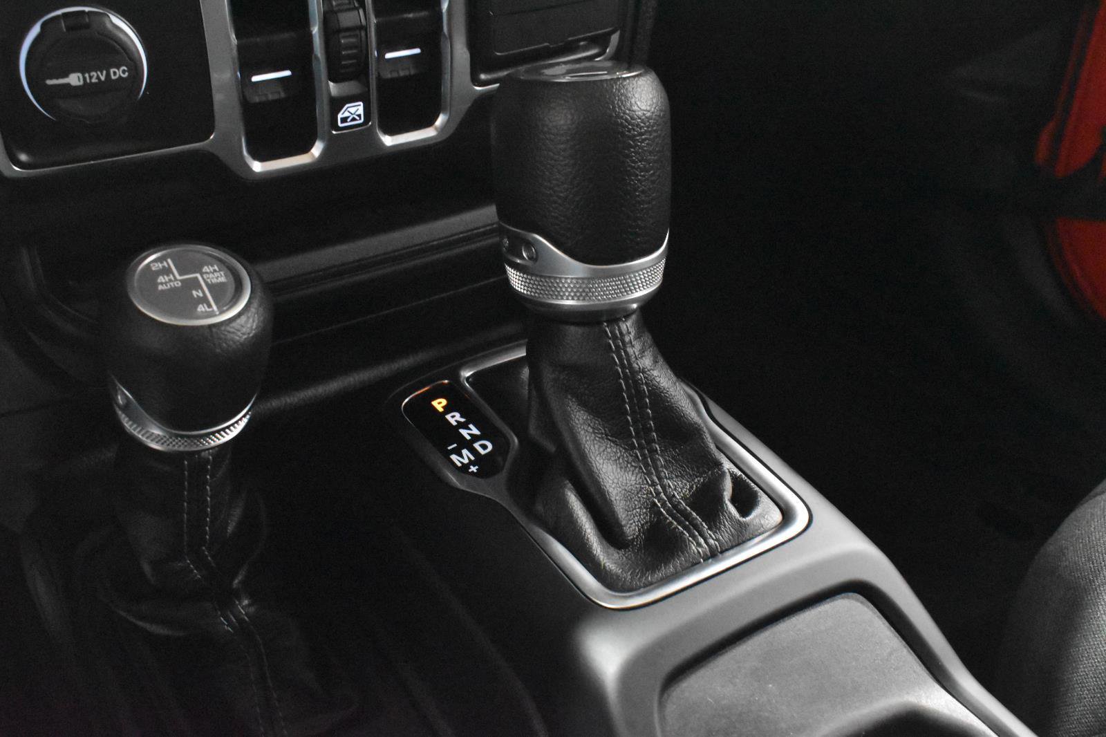 Used 2025 Jeep Wrangler Sahara image 20