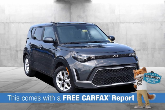 Used 2025 Kia Soul LX w/ LX Technology Package FWD image 2
