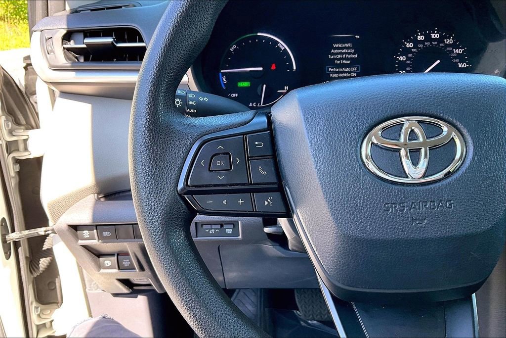 Used 2024 Toyota Sienna LE FWD image 11