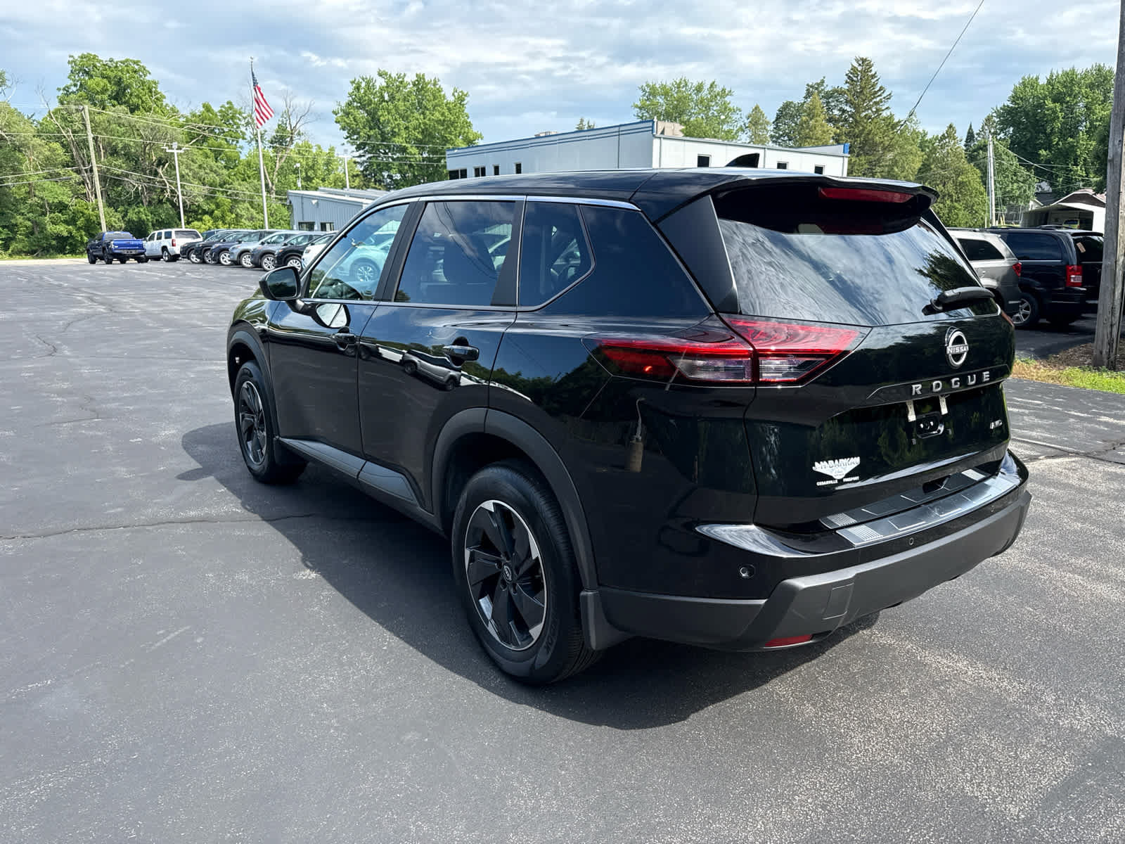 Used 2026 Nissan Rogue SV w/ Cold Weather Package AWD/4WD image 5