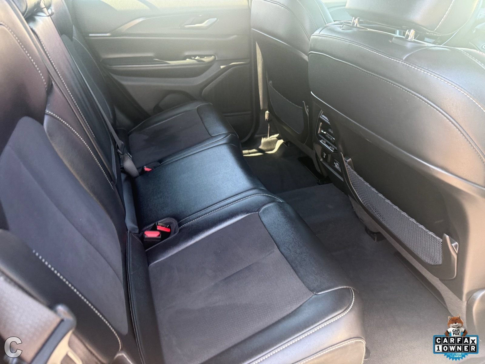 Used 2023 Jeep Grand Cherokee Altitude RWD image 14