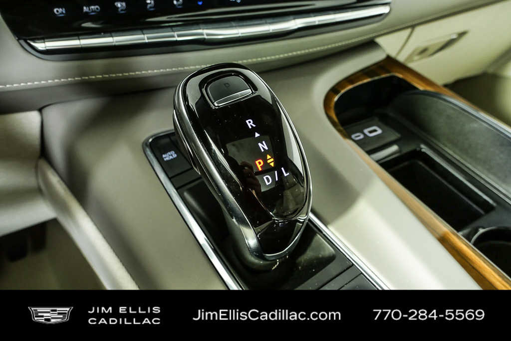 Used 2024 Cadillac Escalade ESV Sport Platinum w/ Heavy-Duty Trailer Package image 18