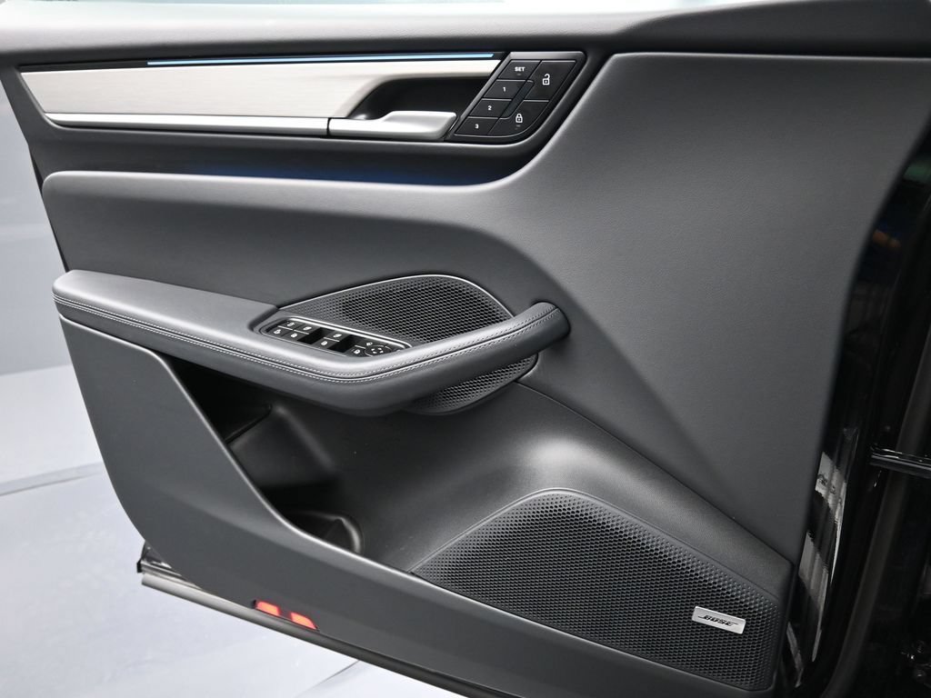 Certified 2025 Porsche Macan 4S Electric image 24