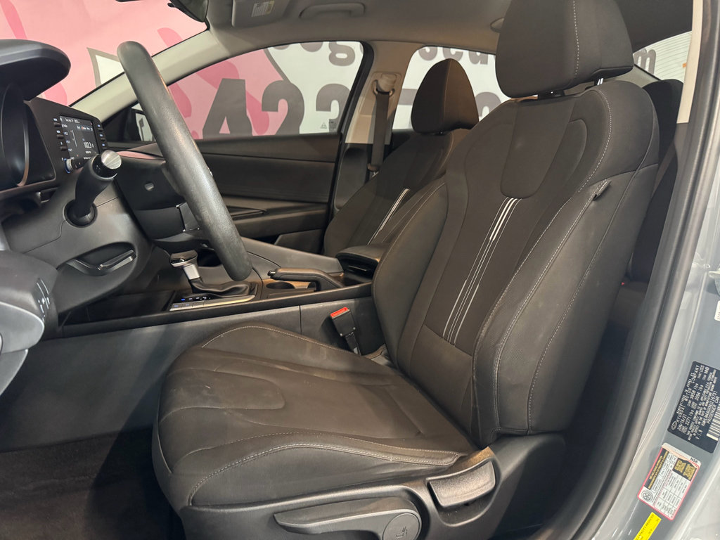 Used 2022 Hyundai Elantra SEL FWD image 17