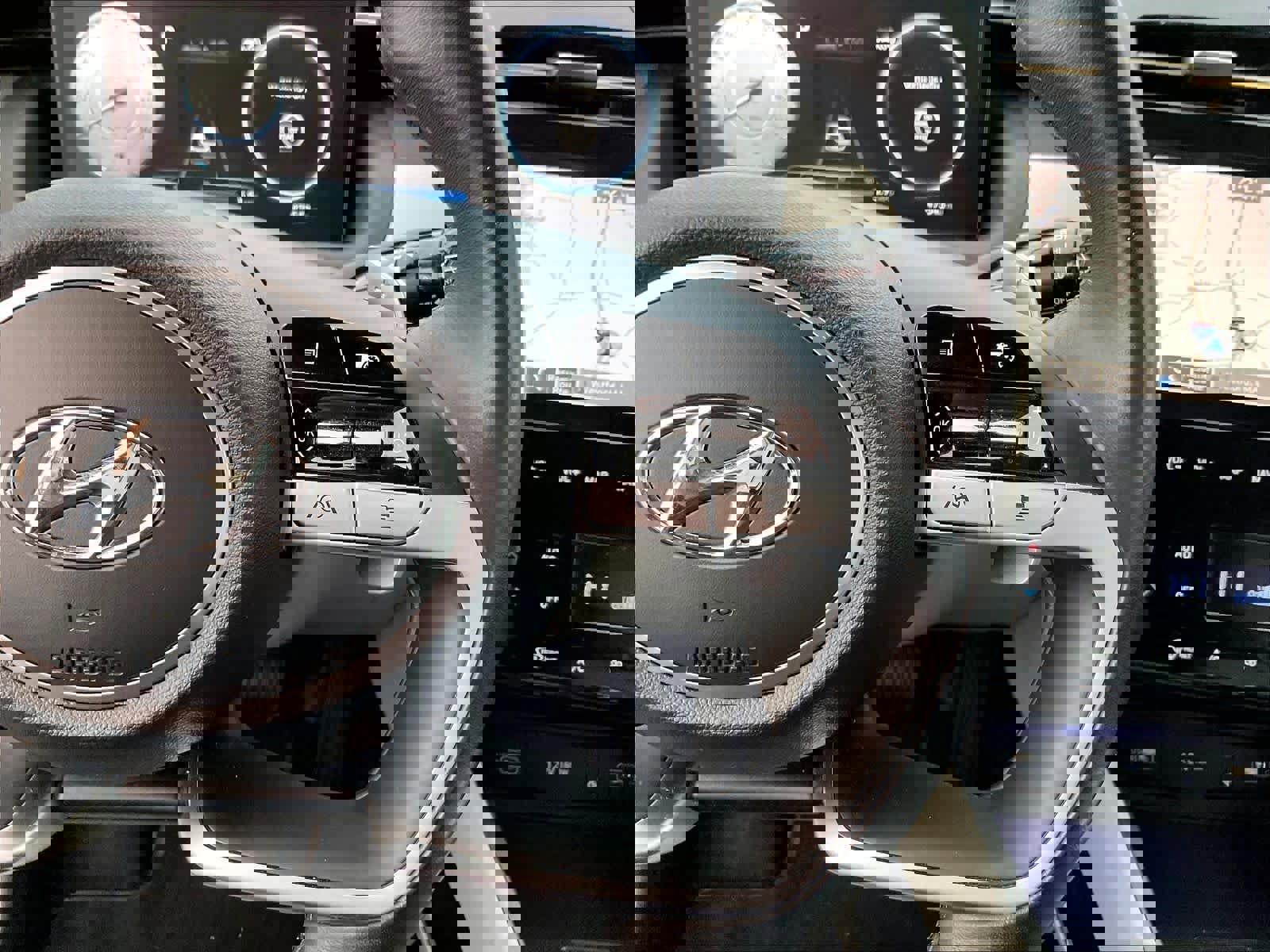 Used 2023 Hyundai Tucson Limited image 38