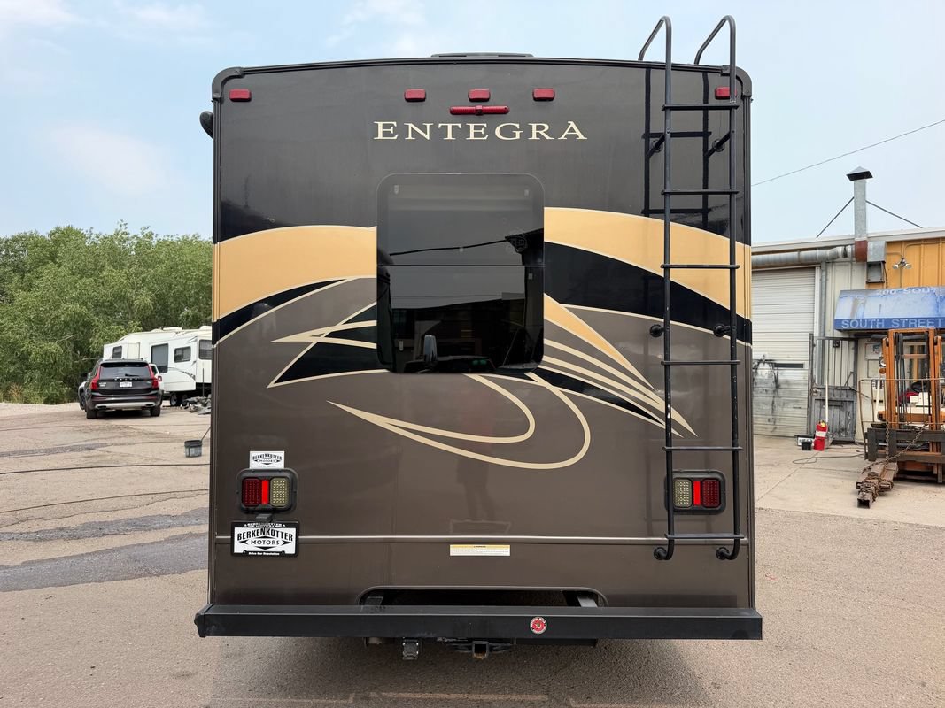 Used 2019 Ford E-450 and Econoline 450 Super Duty w/ Motorhome Prep Package RWD image 7