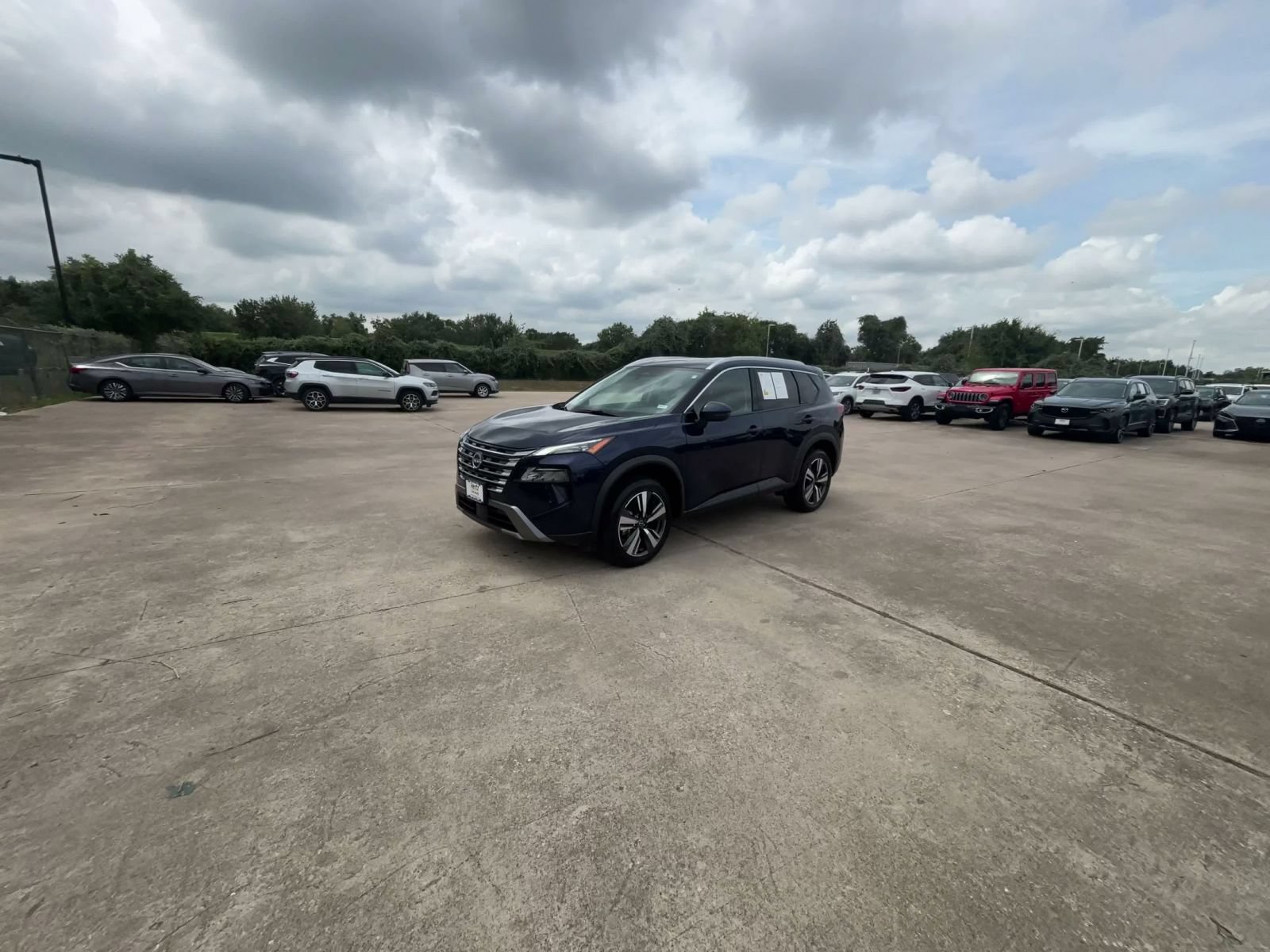 Used 2026 Nissan Rogue SL FWD image 7