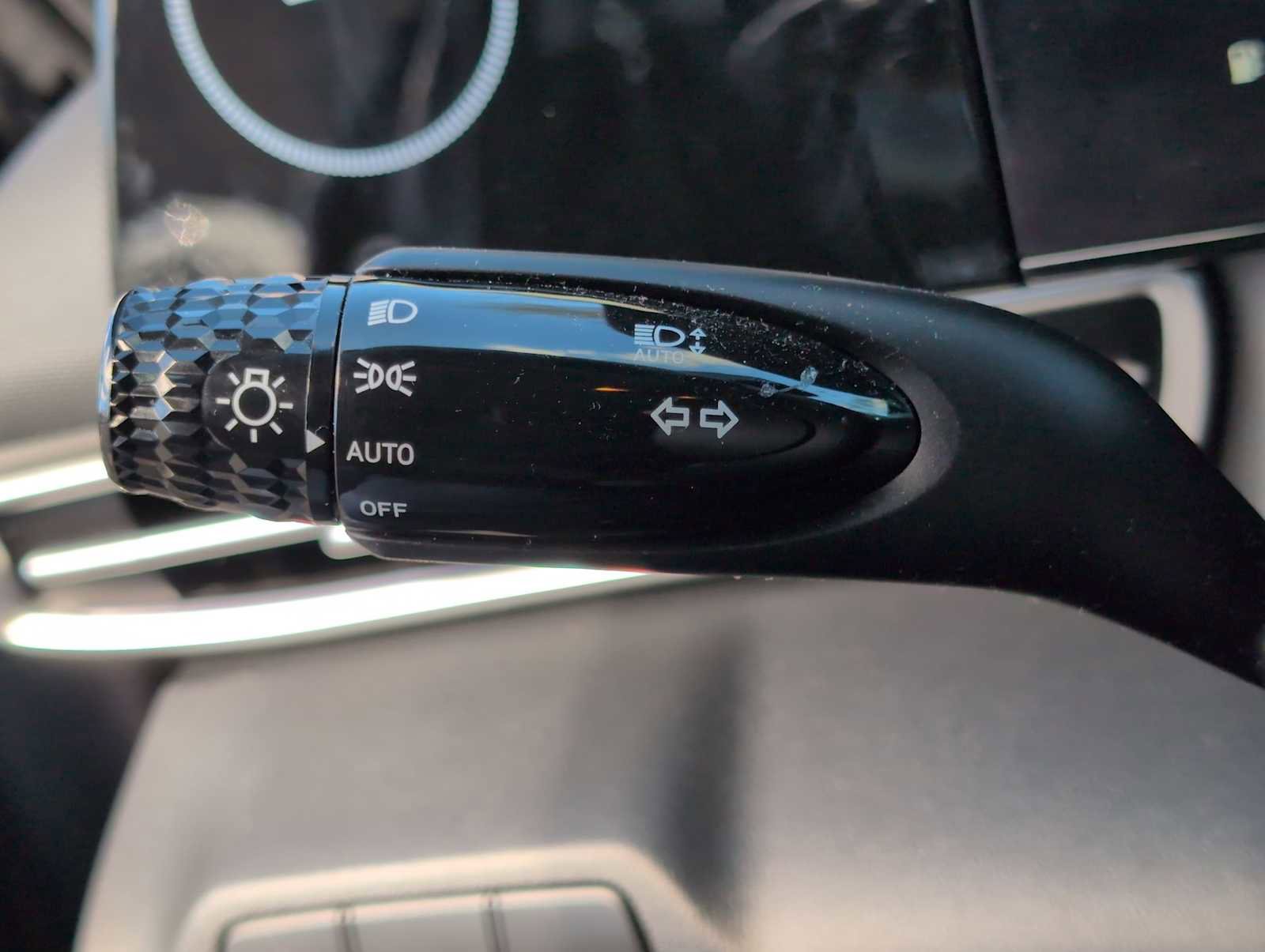 Used 2023 Hyundai Elantra Limited image 26