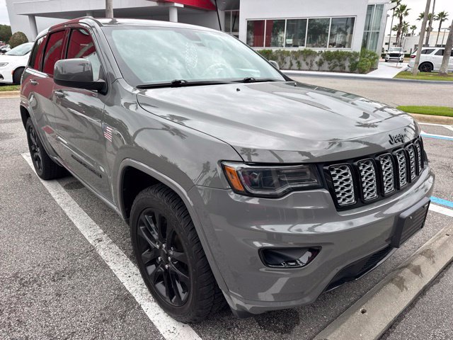 Used 2021 Jeep Grand Cherokee Laredo X RWD image 2