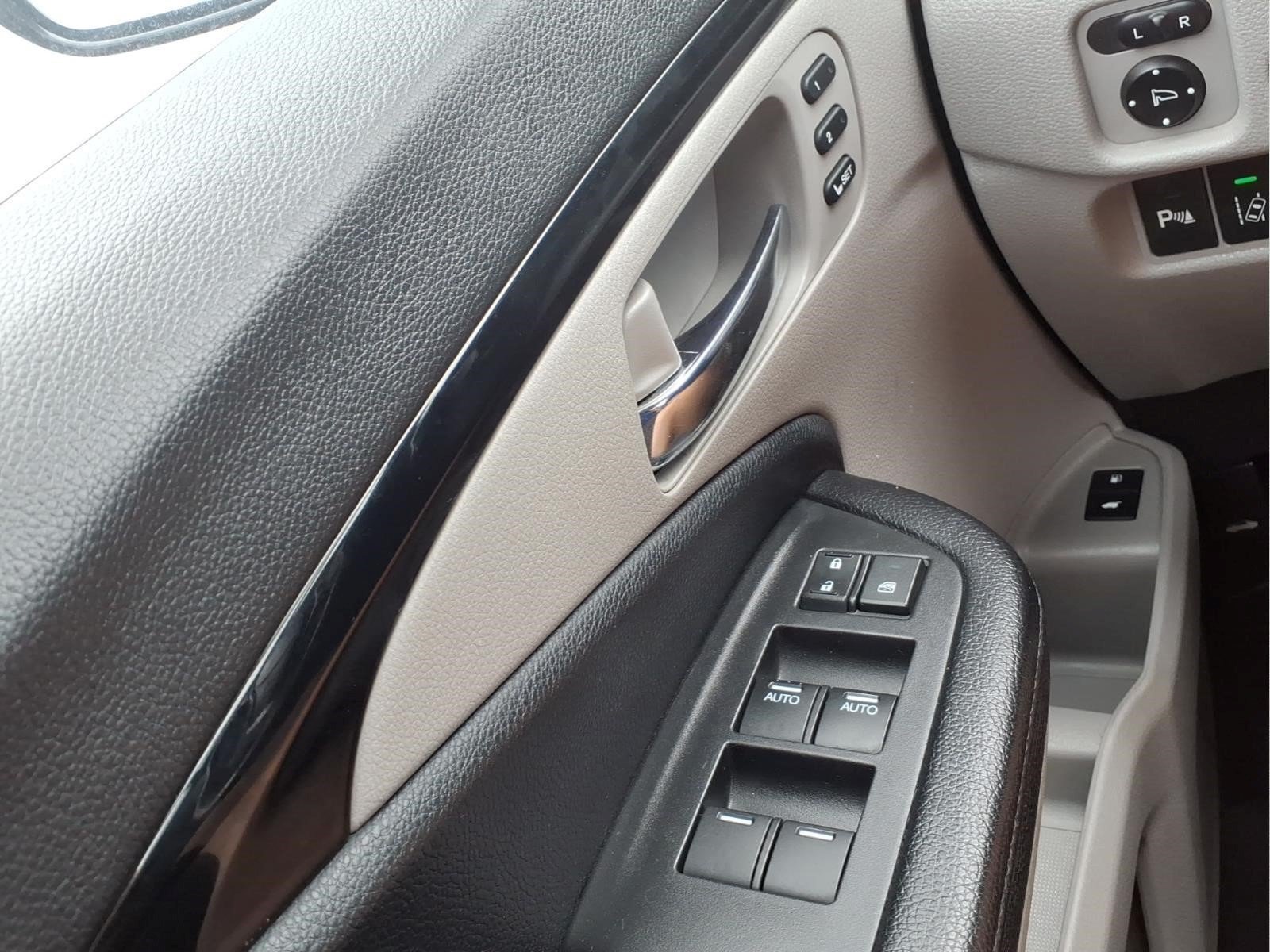 Used 2017 Honda Pilot Touring image 28