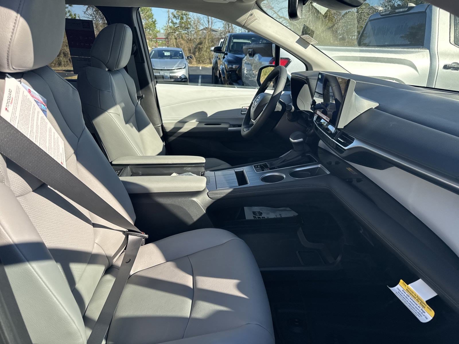 New 2025 Toyota Sienna XLE FWD image 34