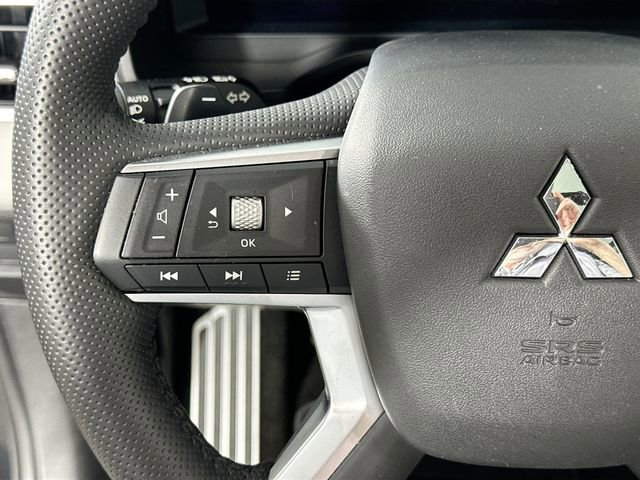 Used 2025 Mitsubishi Outlander SEL image 23