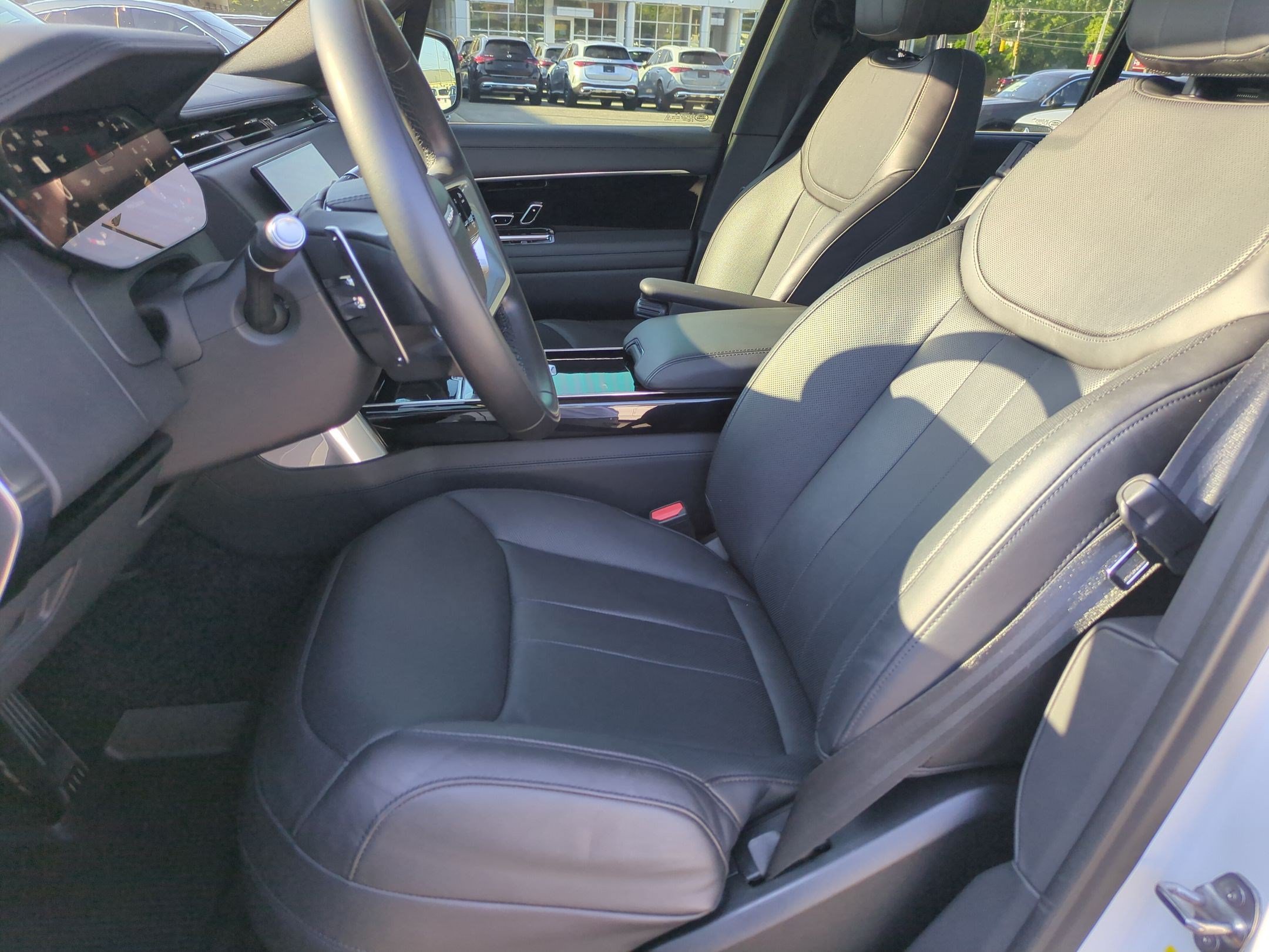 Used 2022 Land Rover Range Rover SE AWD/4WD image 14