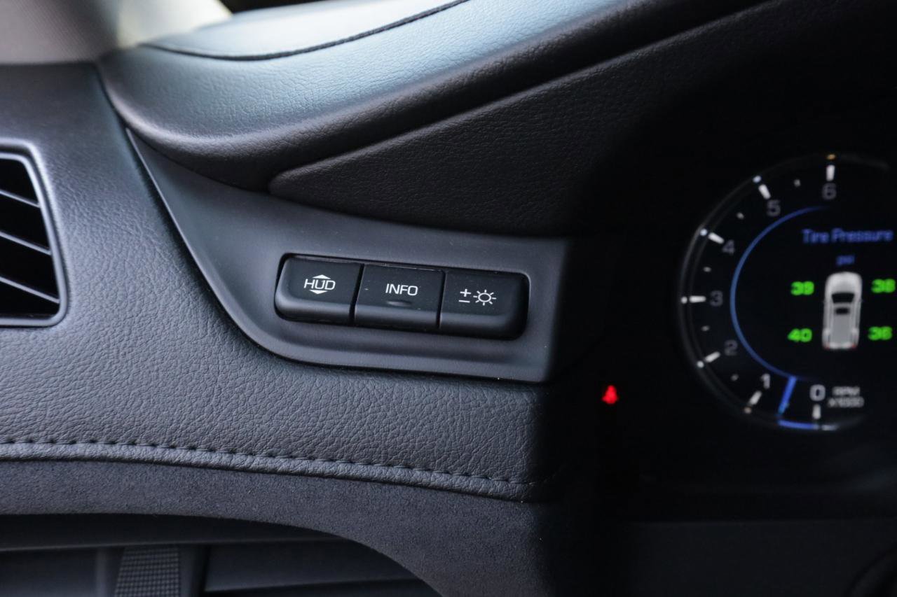 Used 2016 Cadillac Escalade Luxury image 39