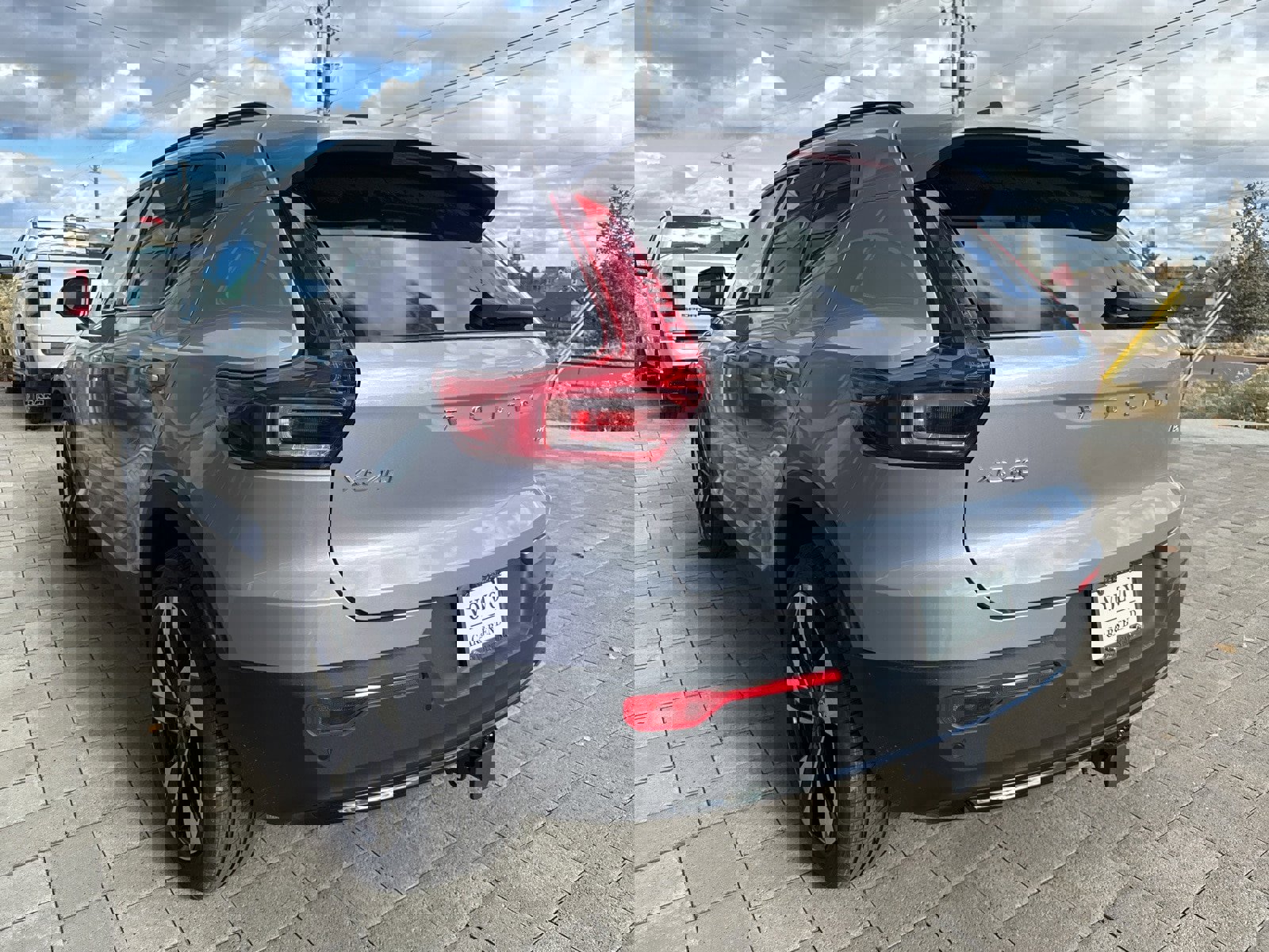 New 2026 Volvo XC40 B5 Ultra w/ Protection Package Premier image 4