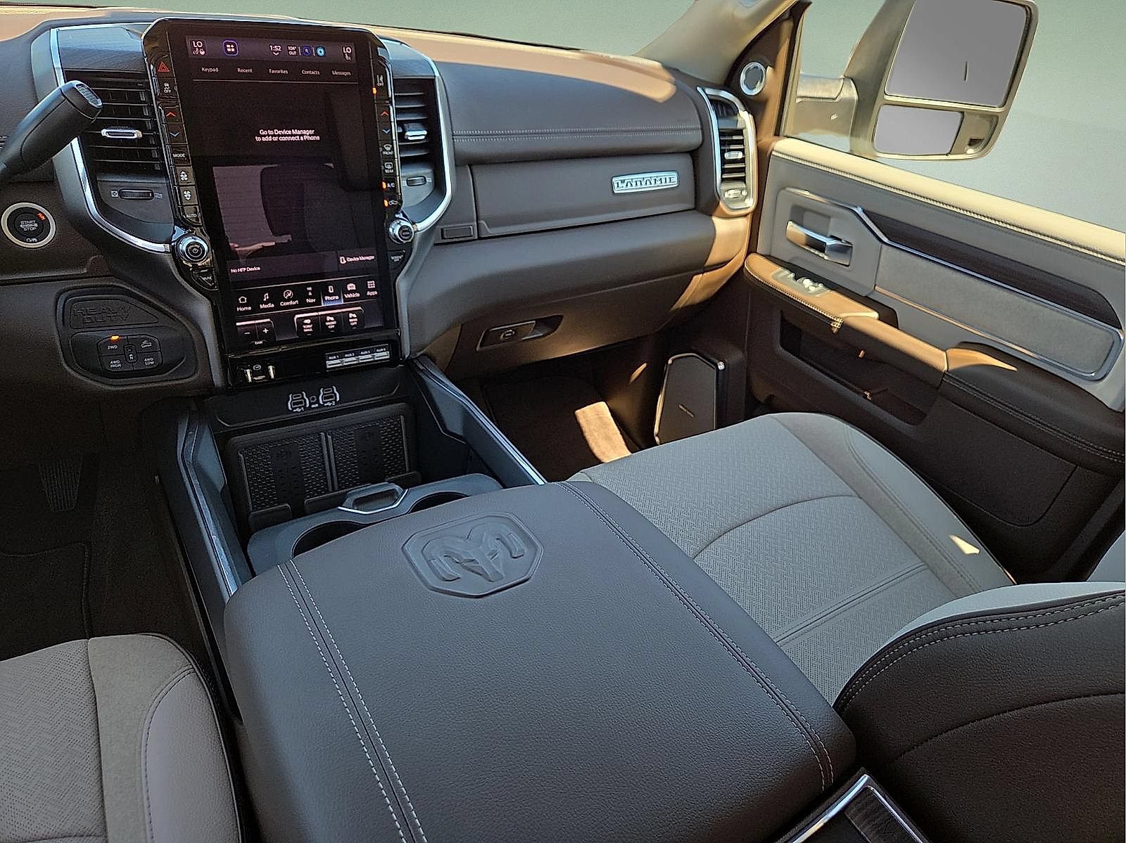 New 2026 RAM 2500 Laramie AWD/4WD image 12