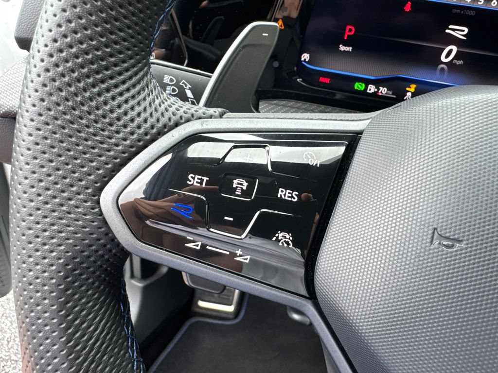 Used 2024 Volkswagen Golf R AWD/4WD image 34