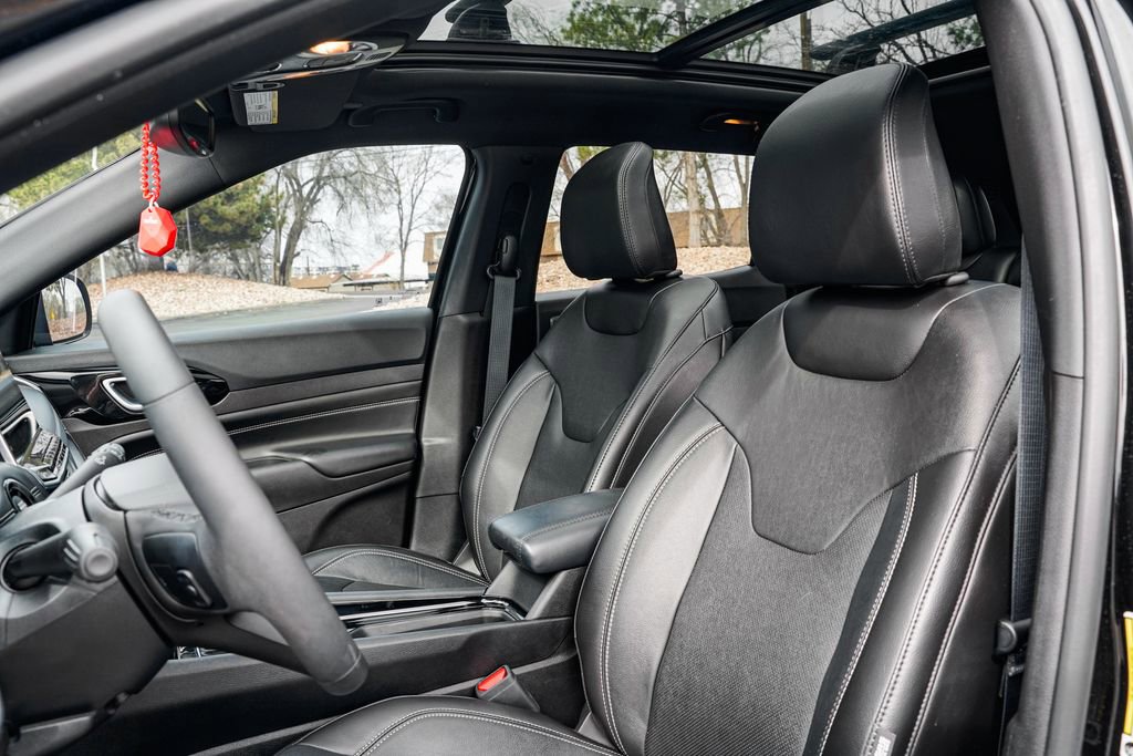 Used 2023 Jeep Compass High Altitude image 15