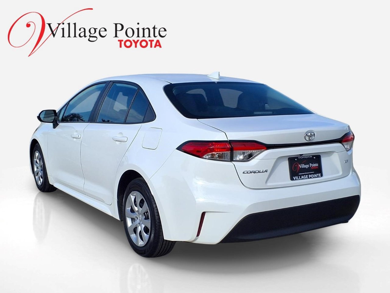 Used 2023 Toyota Corolla LE FWD image 3