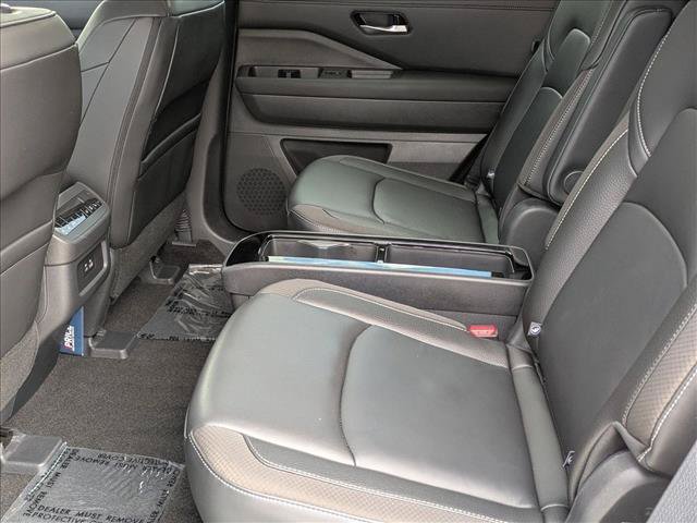 Used 2025 Nissan Pathfinder SL w/ SL Premium Package AWD/4WD image 20