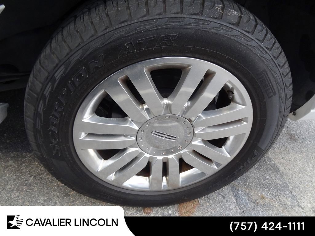 Used 2012 Lincoln Navigator L 2WD image 15