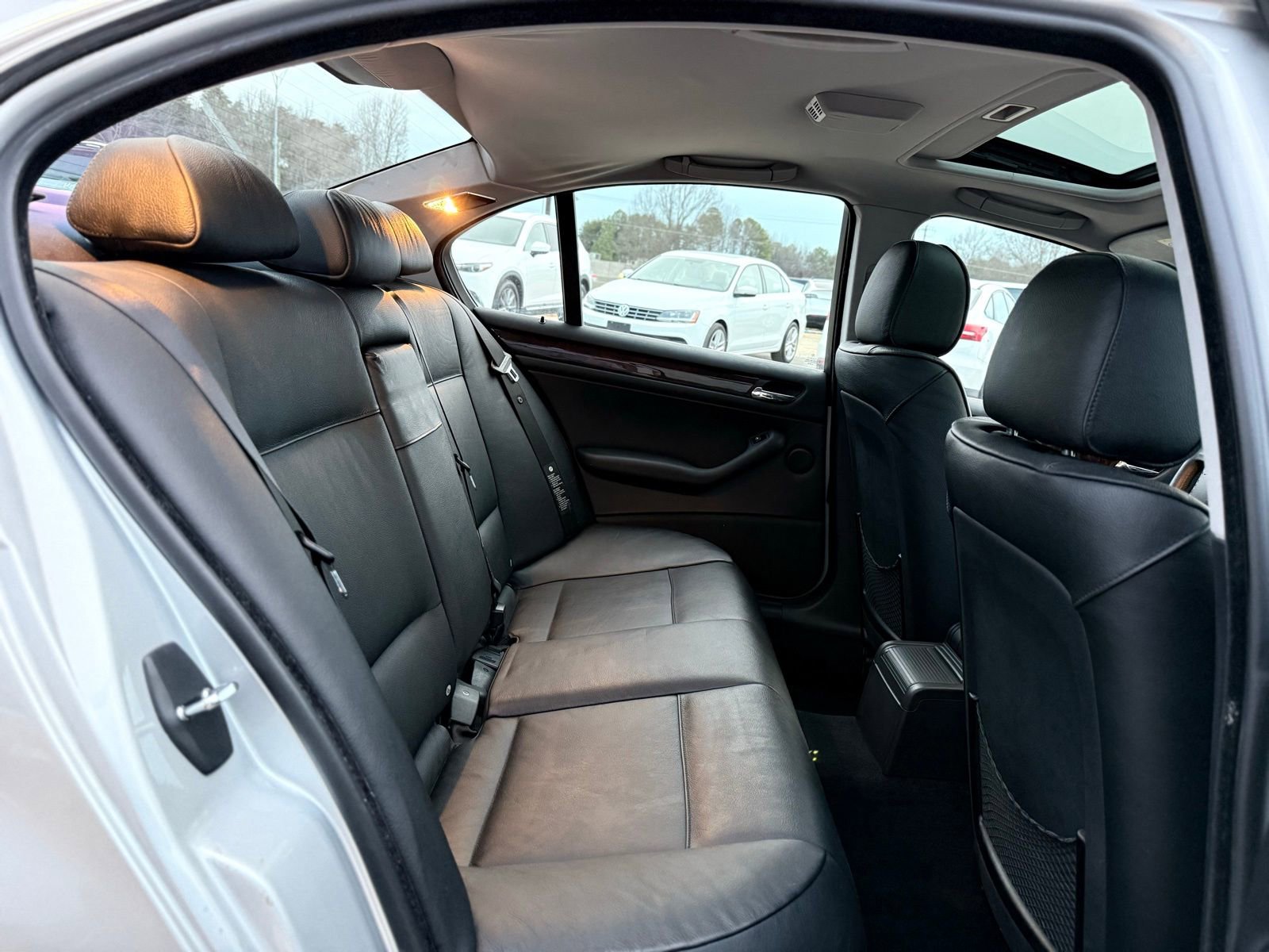 Used 2005 BMW 330xi Sedan image 25