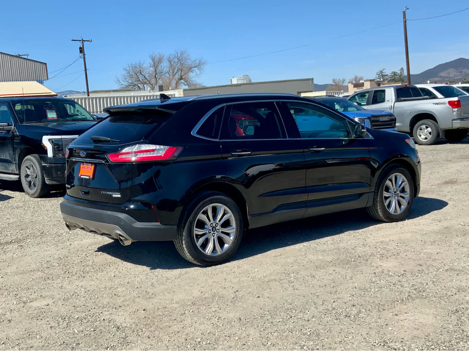 Used 2019 Ford Edge Titanium FWD image 4