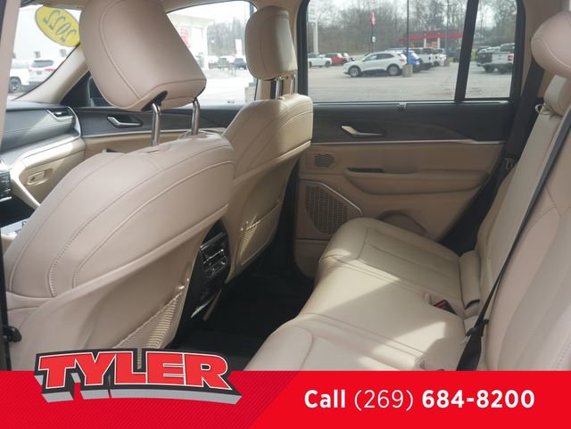 Certified 2022 Jeep Grand Cherokee Limited w/ Luxury Tech Group II AWD/4WD image 40