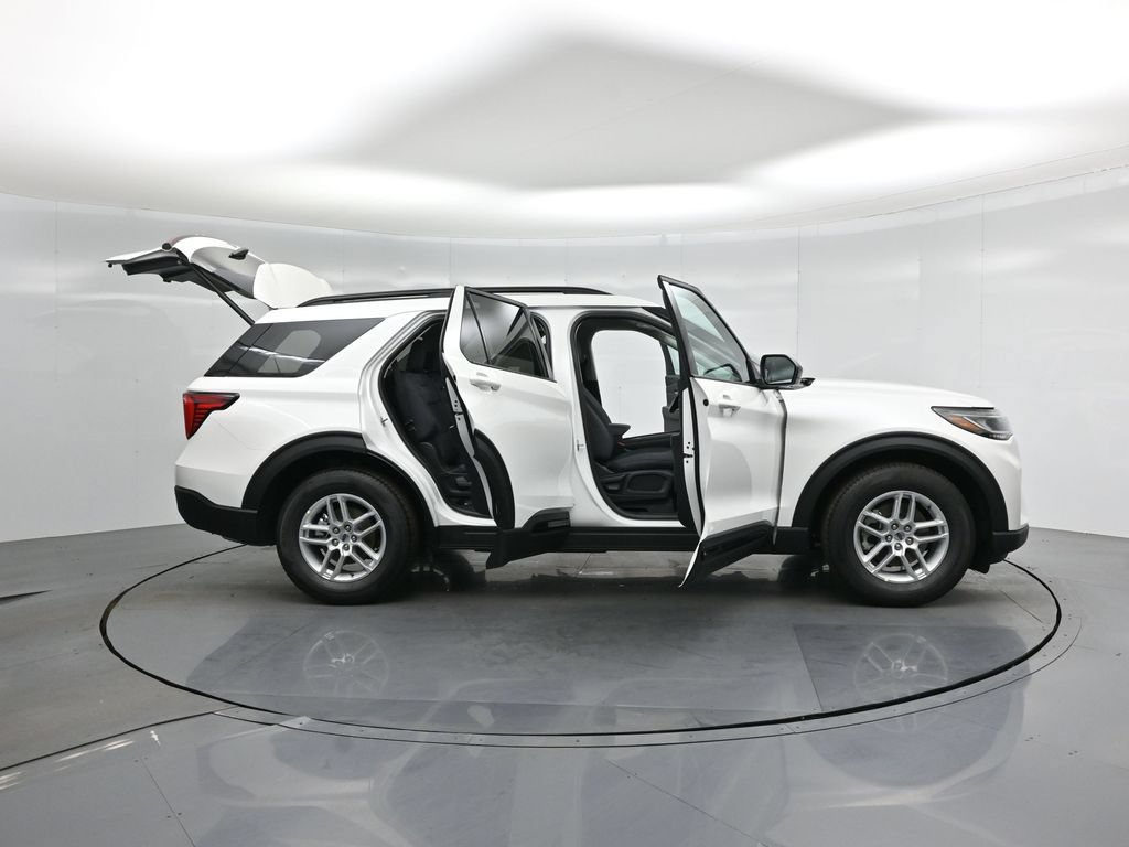New 2026 Ford Explorer Active w/ Active Comfort Package RWD image 4