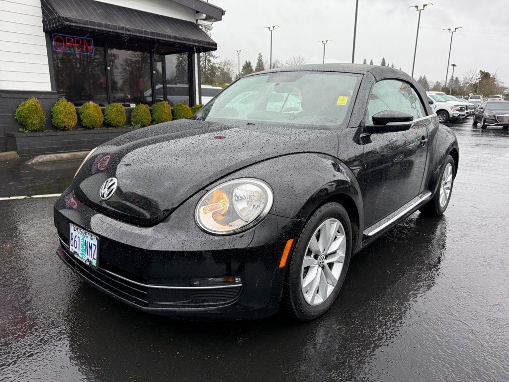 Used 2015 Volkswagen Beetle TDI image 2