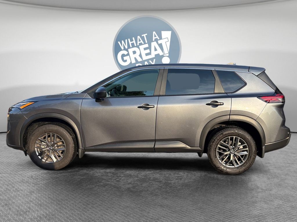 Used 2025 Nissan Rogue S image 7