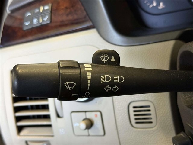 Used 2011 Cadillac DTS Premium w/ Driver Awareness Package image 27