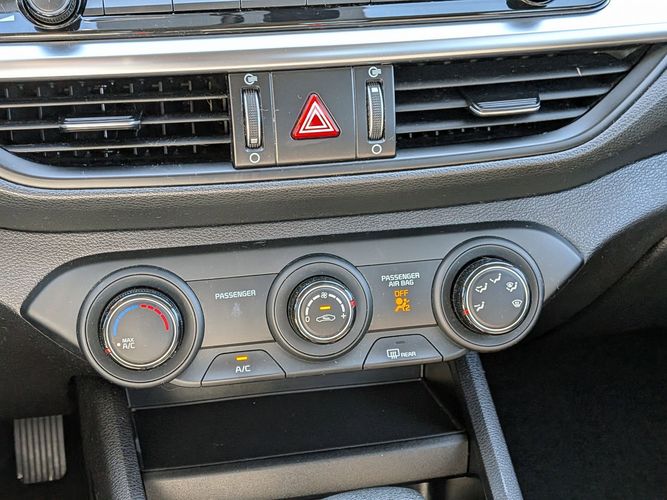 Used 2022 Kia Forte LXS w/ LXS Technology Package FWD image 25