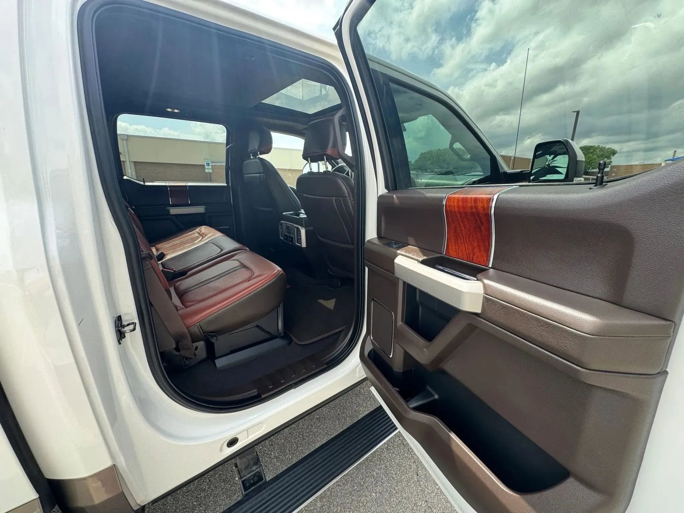Used 2020 Ford F250 King Ranch w/ King Ranch Ultimate Package AWD/4WD image 16