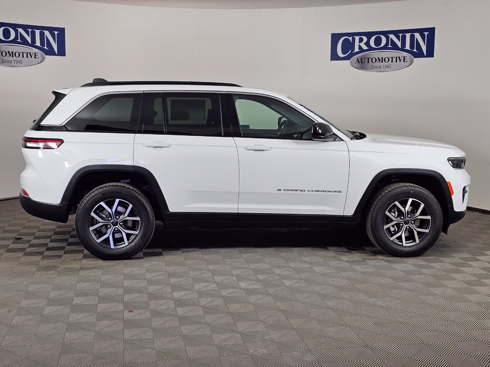 New 2027 Jeep Grand Cherokee Laredo X AWD/4WD image 27