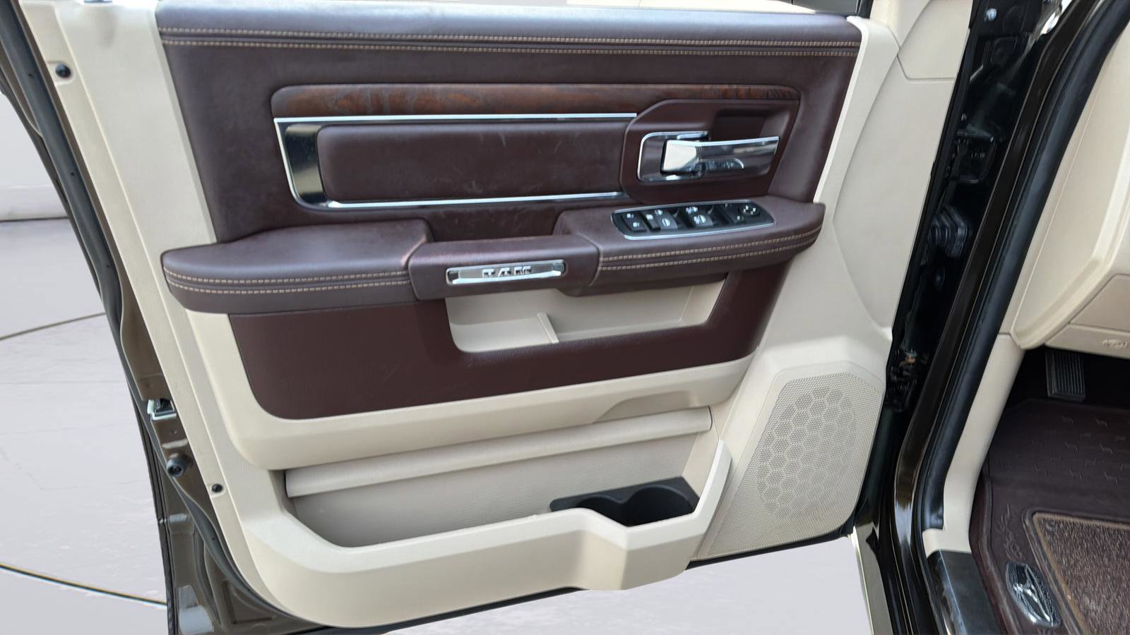 Used 2014 RAM 1500 Laramie Longhorn w/ Convenience Group image 21