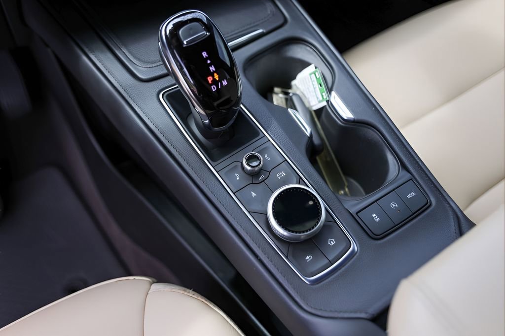 Certified 2024 Cadillac XT4 Luxury FWD image 18