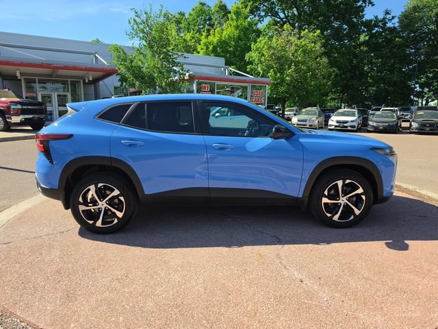 Used 2024 Chevrolet Trax RS FWD image 6