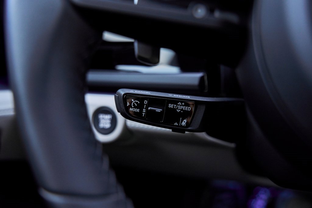 Used 2025 Porsche Panamera 4 w/ Premium Package image 64