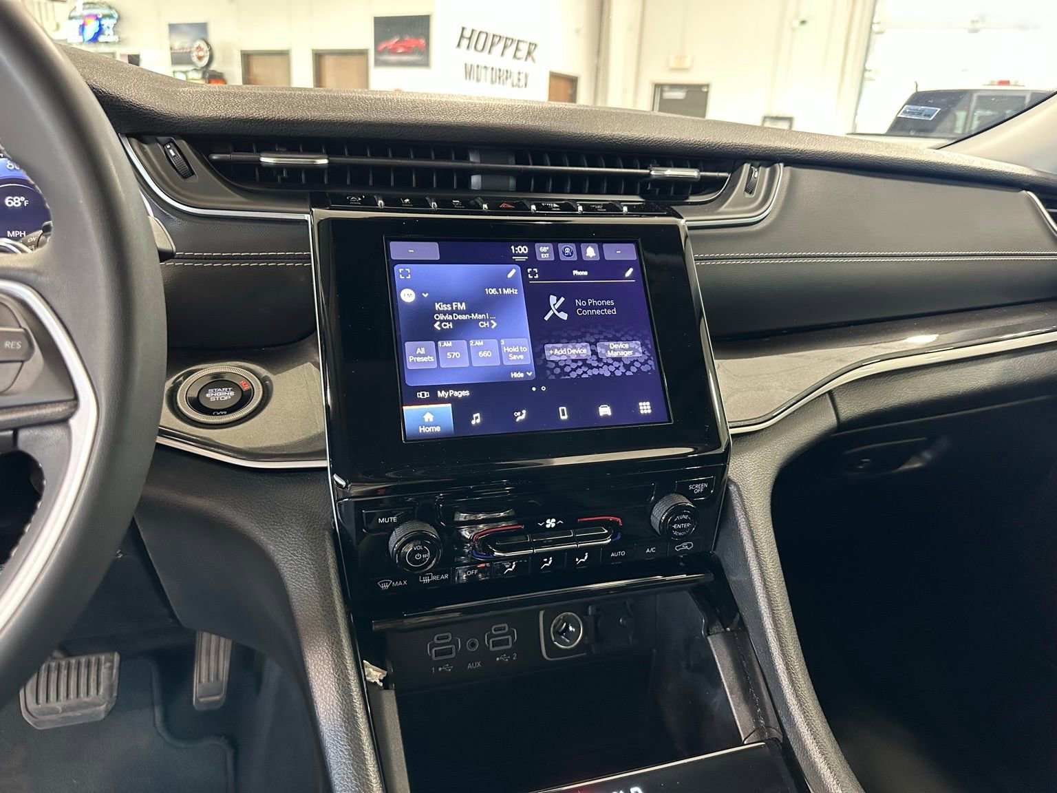 Used 2023 Jeep Grand Cherokee L Laredo AWD/4WD image 25