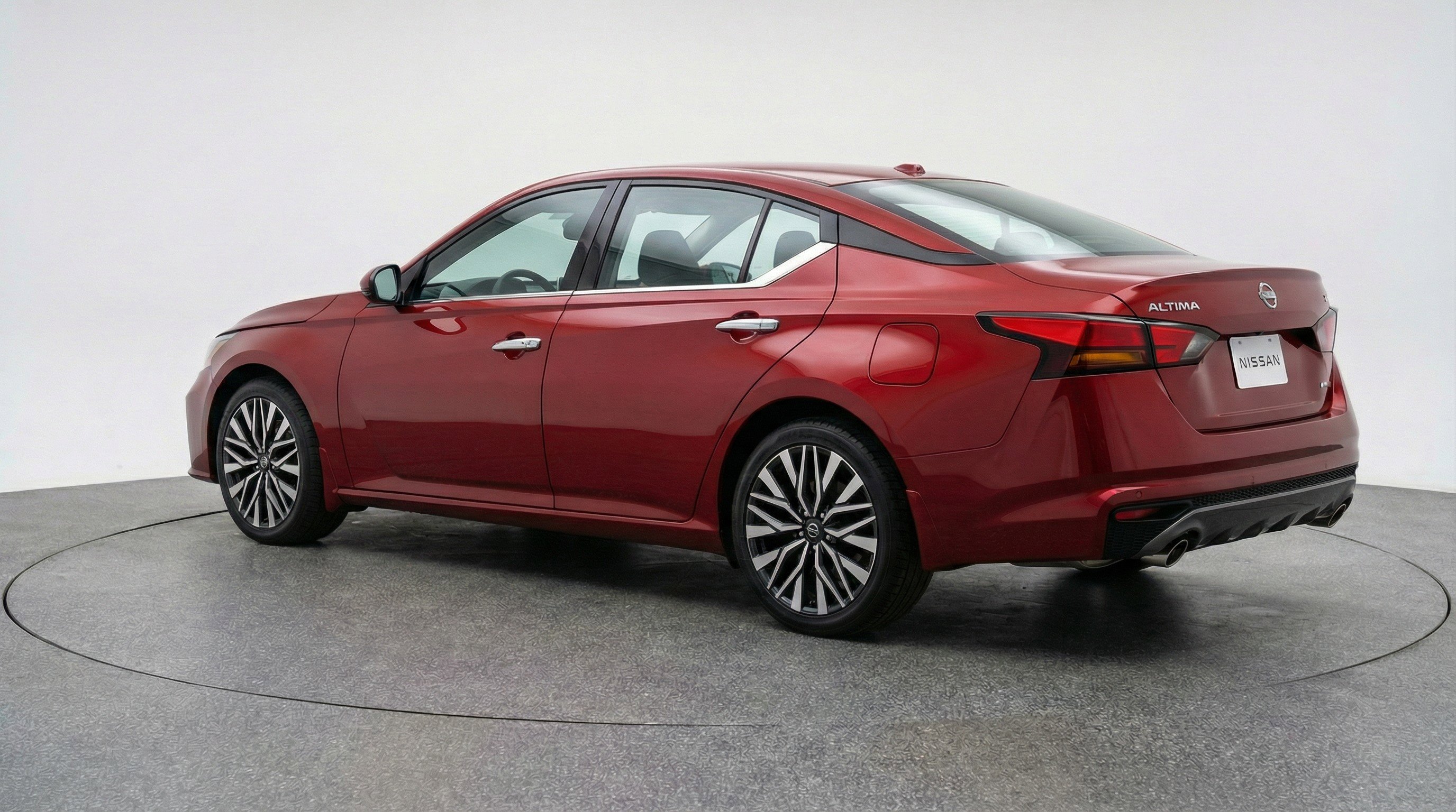 Used 2025 Nissan Altima 2.5 SV image 6