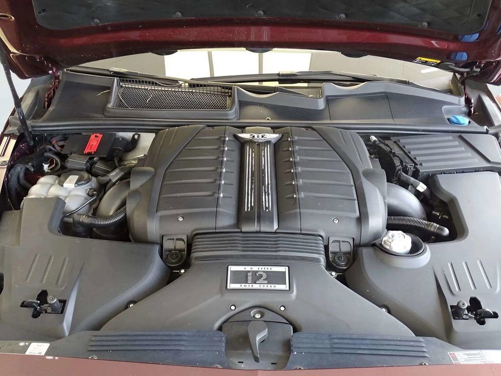 Used 2017 Bentley Bentayga AWD/4WD image 17