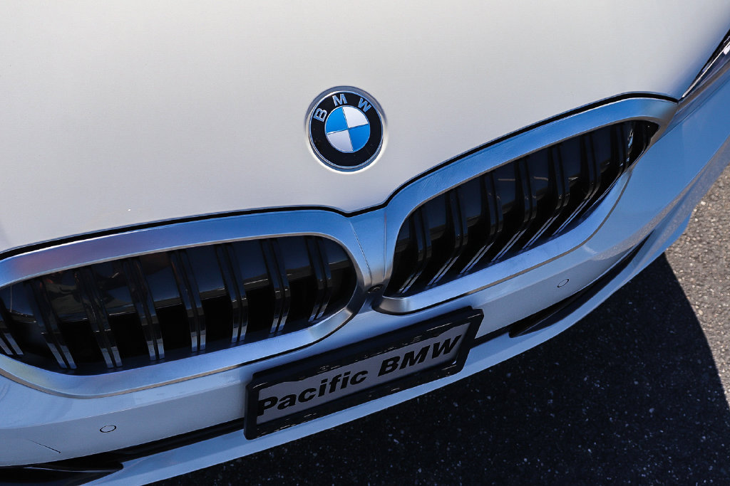 Used 2026 BMW 330i Sedan w/ Premium Package RWD image 11
