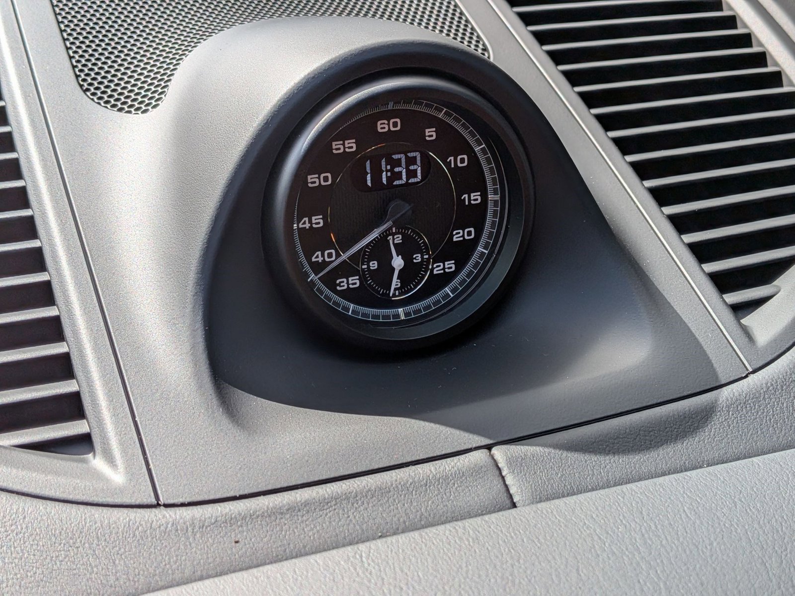 New 2026 Porsche Macan Turbo image 22