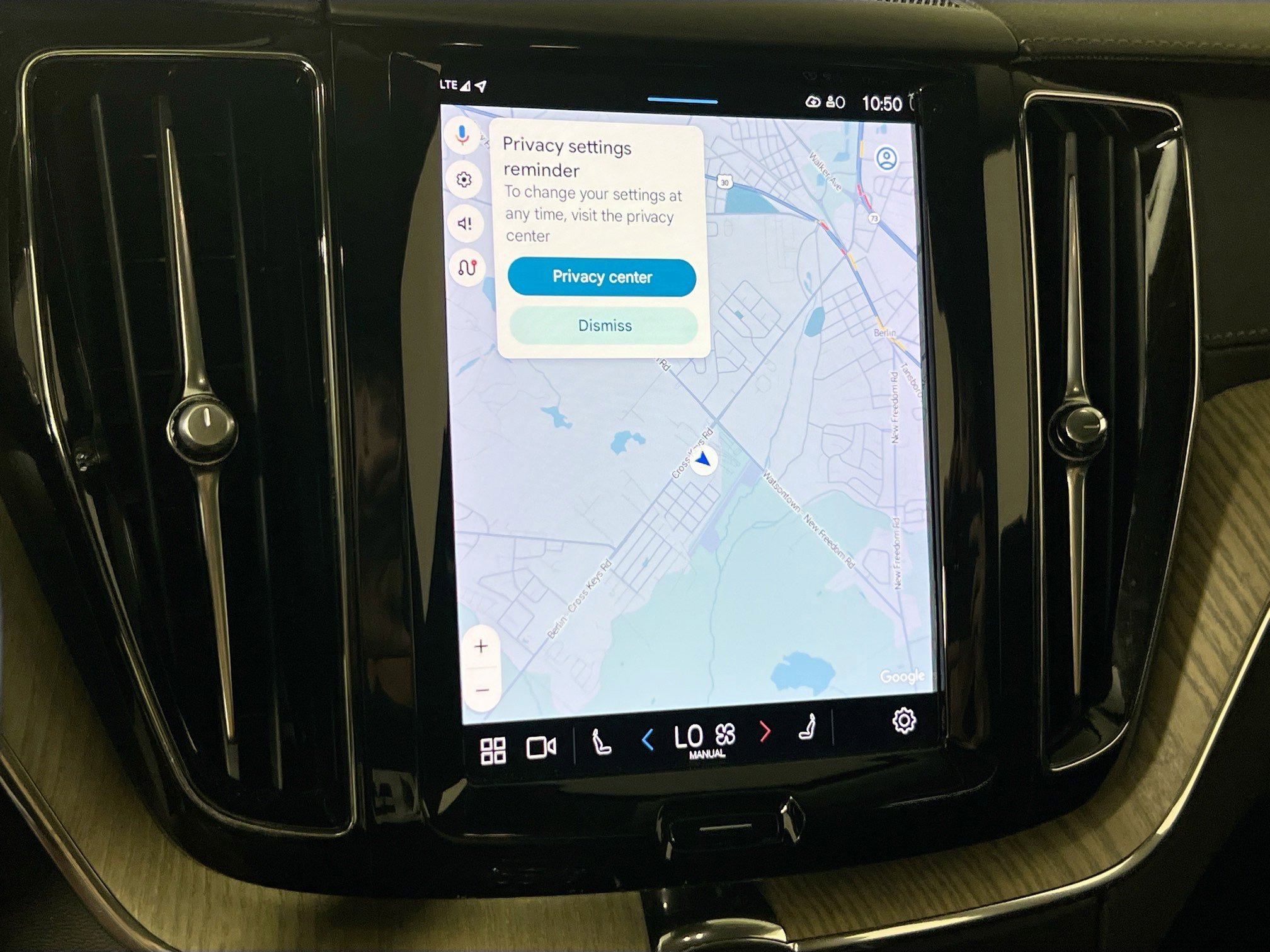 Used 2022 Volvo XC60 B5 Inscription w/ Protection Package Premier image 13